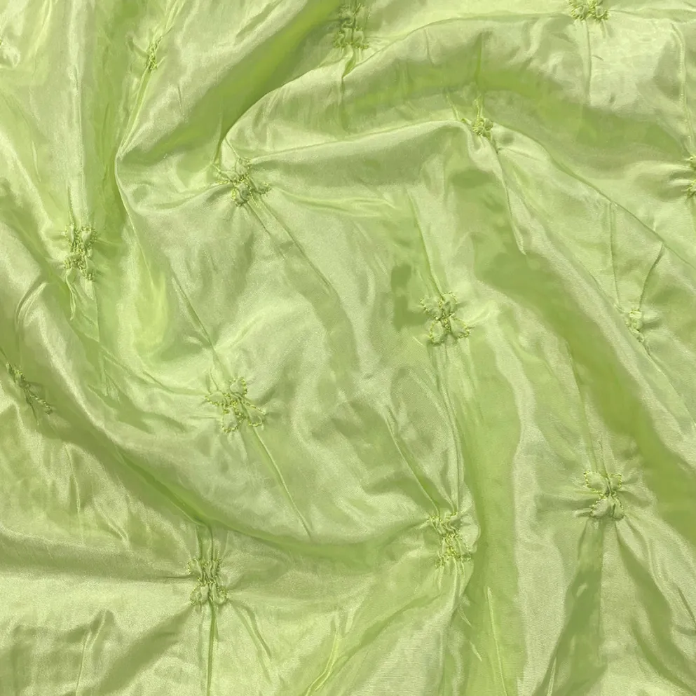 Belly Button (Pinwheel) Table Linen in Lt Sage