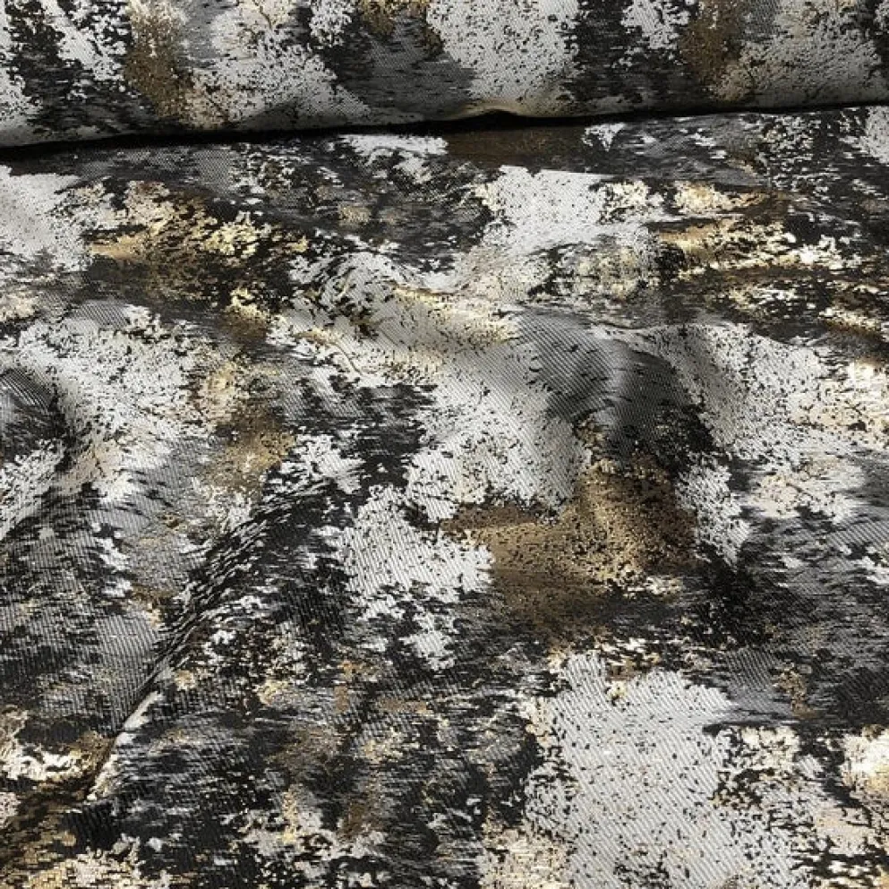 Cascade Jacquard Table Napkin in Black and Gold