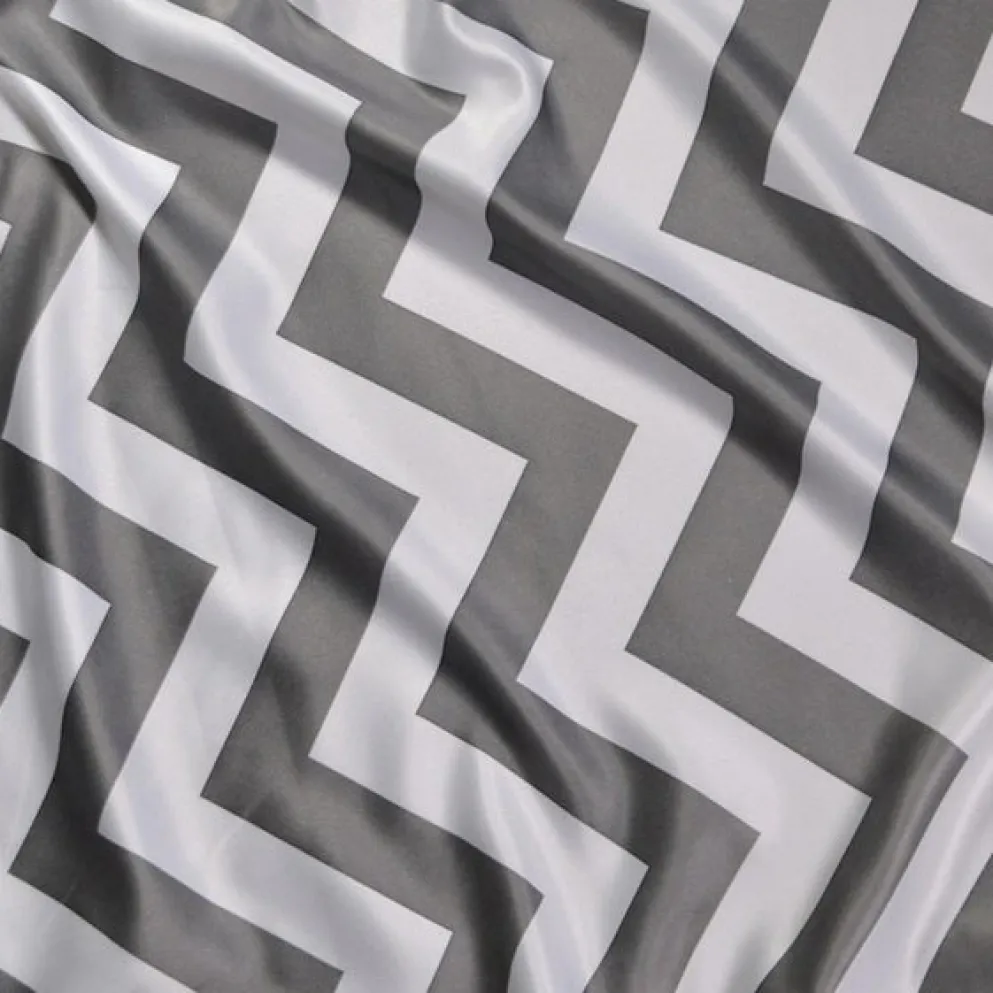 Chevron Print (Lamour) Table Linen in Charcoal and White