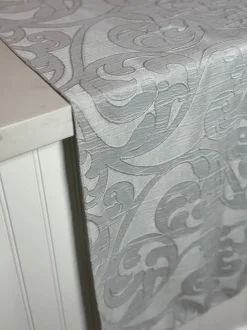 Classic Jacquard Table Linen in White
