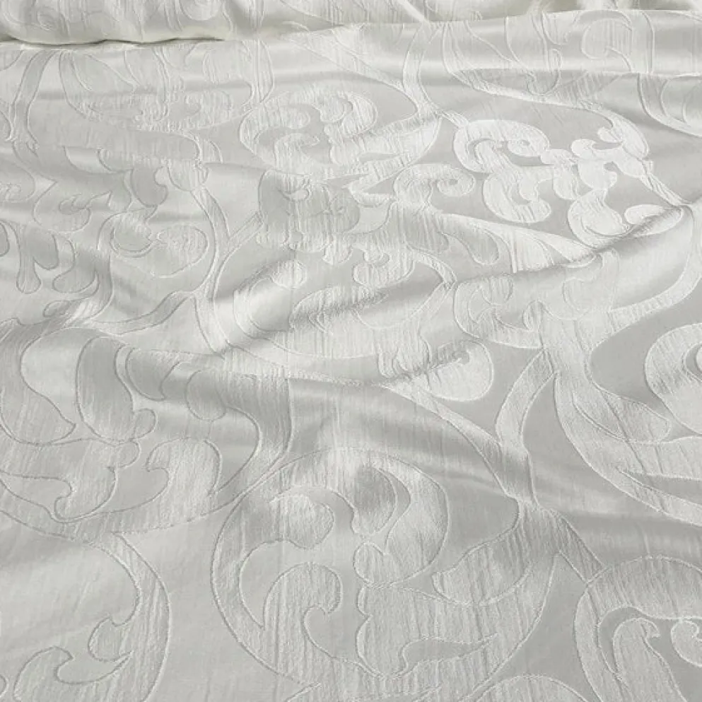 Classic Jacquard Table Runner in Ivory
