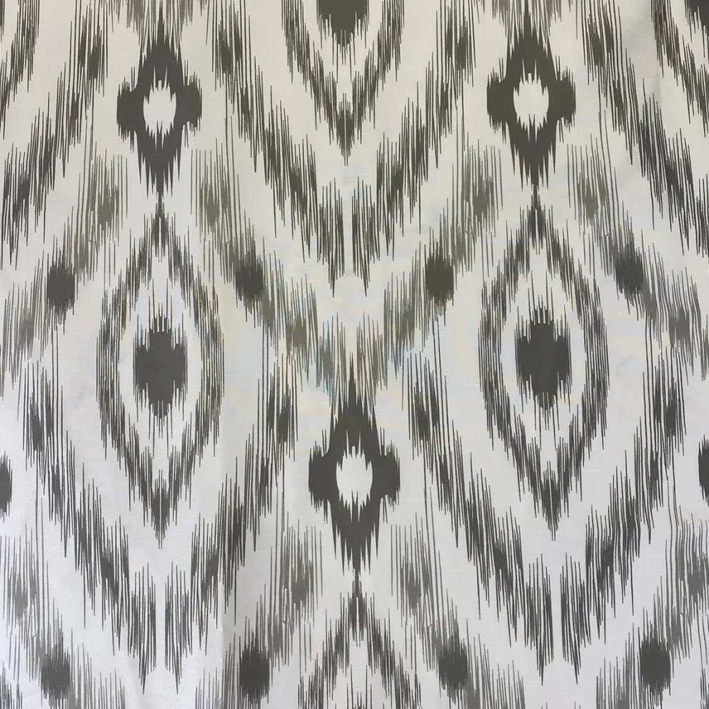 Cosmo Print (Dupioni) Table Runner in Silver