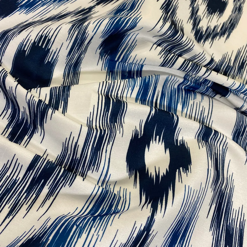 Cosmo Print (Dupioni) Table Runner in Navy