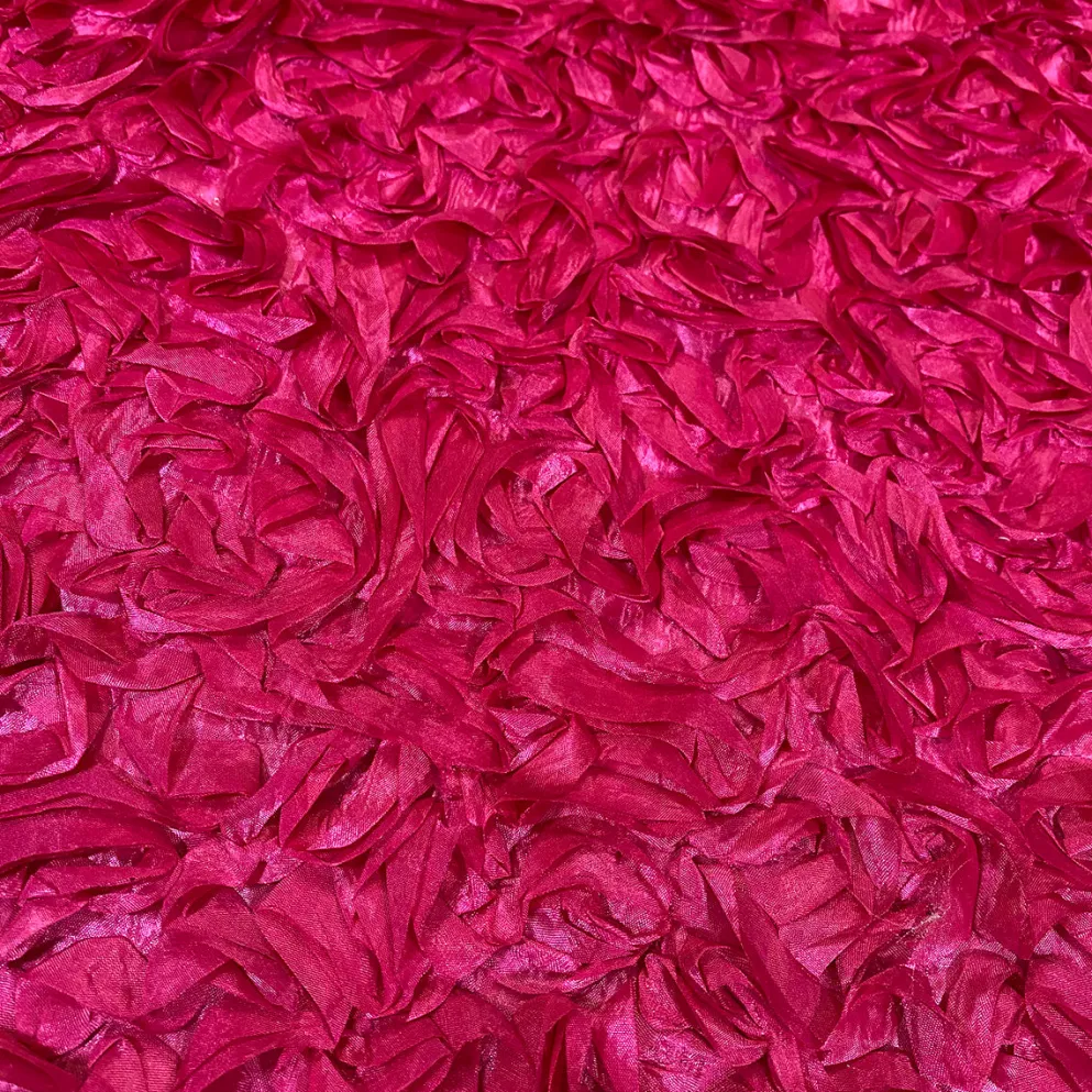 Curly Satin Table Runner in Fuchsia