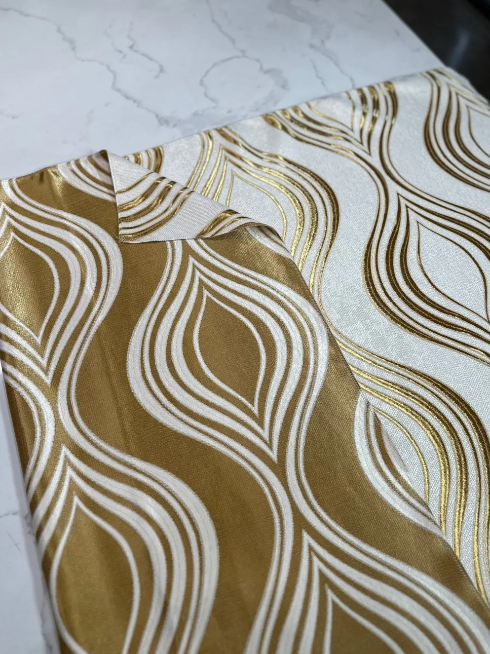 Eclipse Jacquard (Reversible) Table Linen in Gold