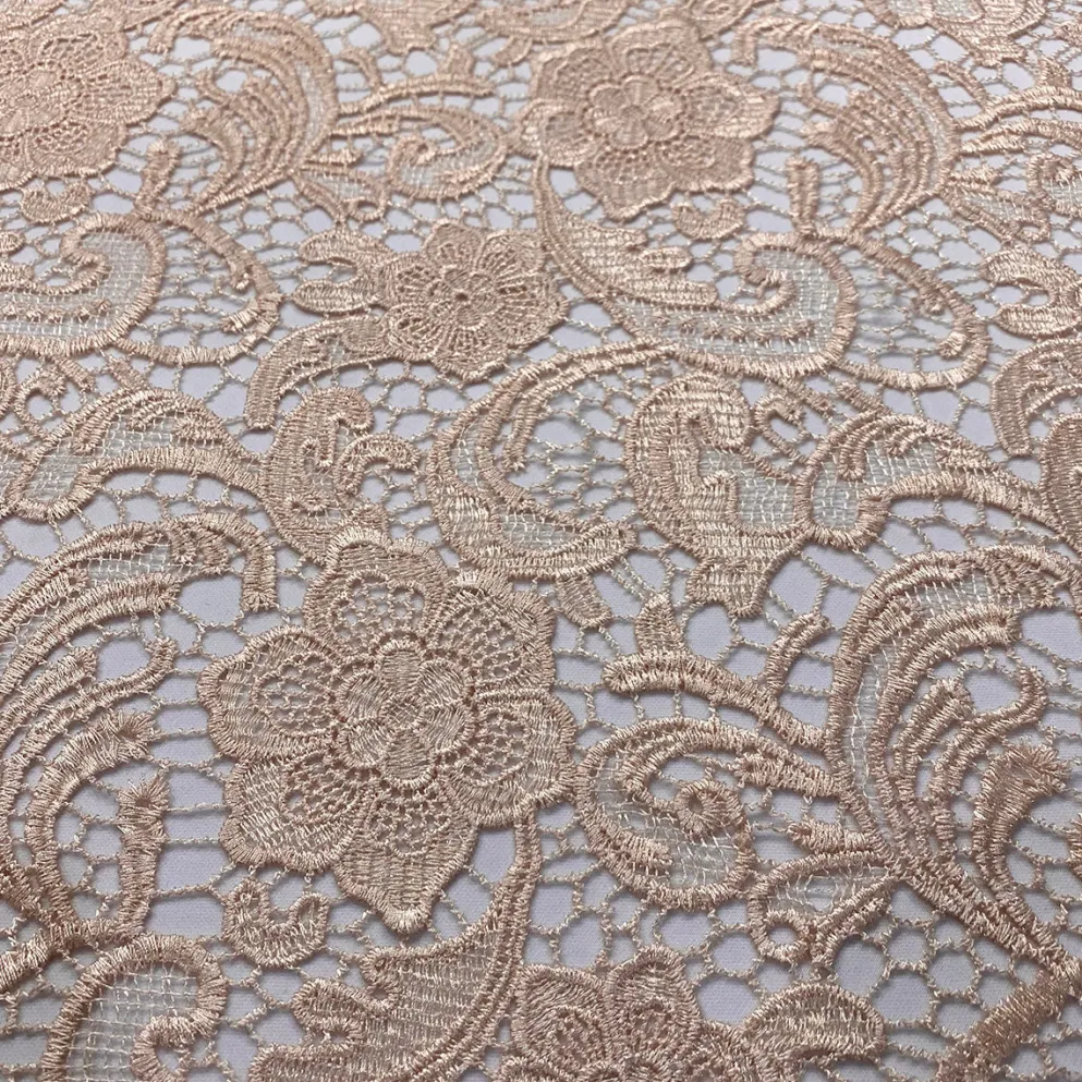 English Lace Table Runner in Champagne