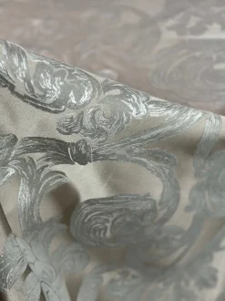 Florence Jacquard Table Linen in Silver