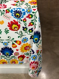 Flower Hoop (Poly Print) Table Linen
