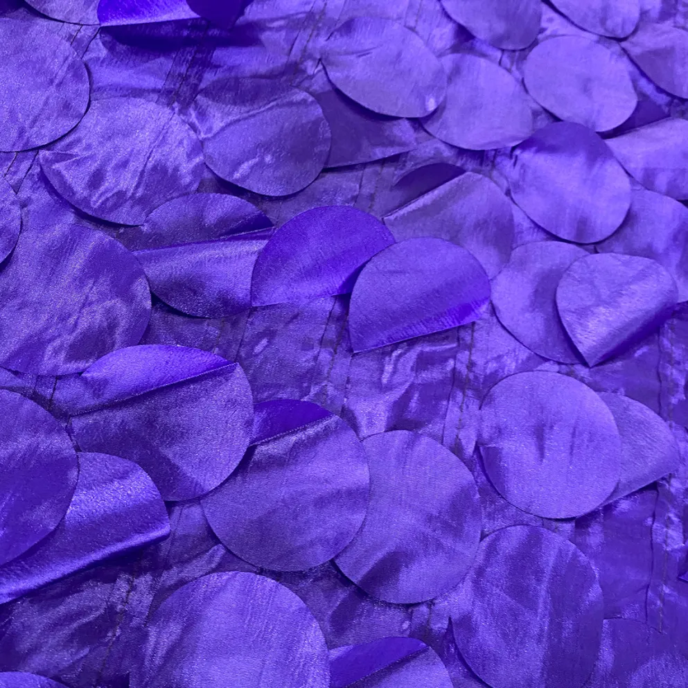 Funzie (Circle Hanging) Taffeta Table Linen in Purple