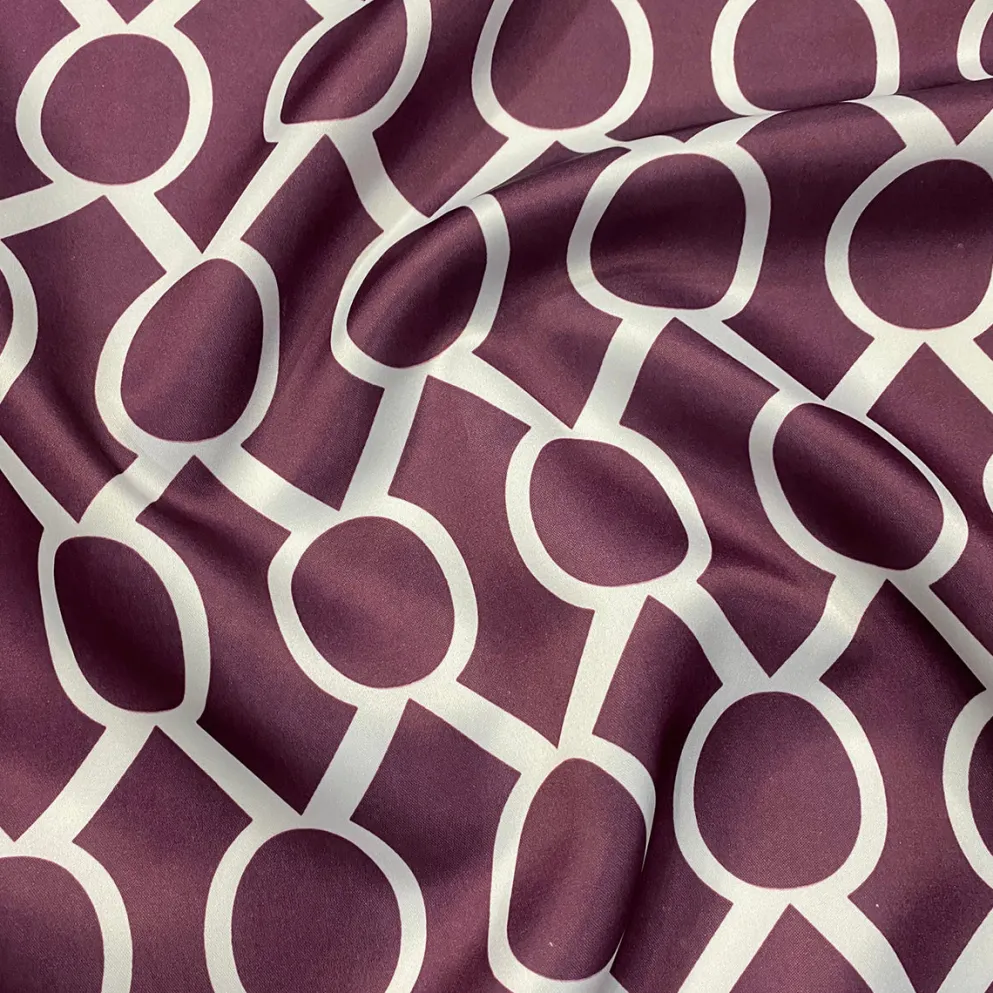 Halo Print (Lamour) Table Runner in Plum