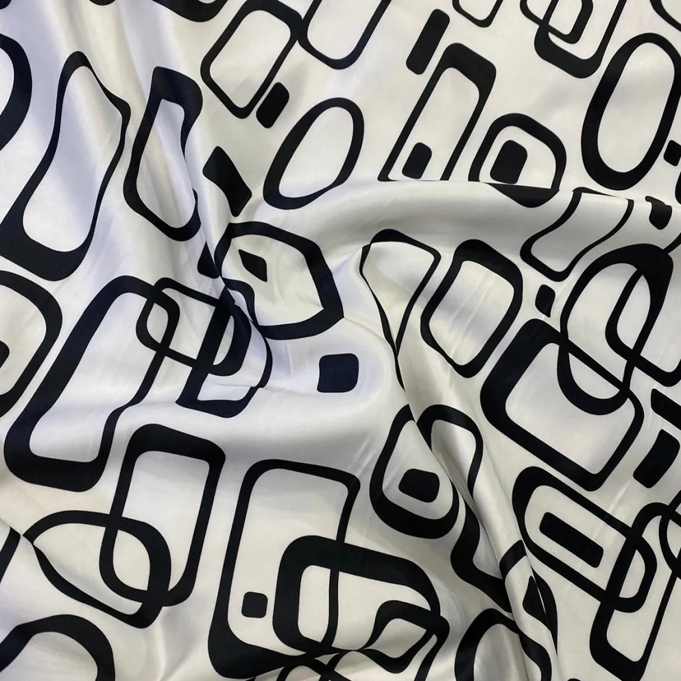 Lamour Prints Table Linen in Retro
