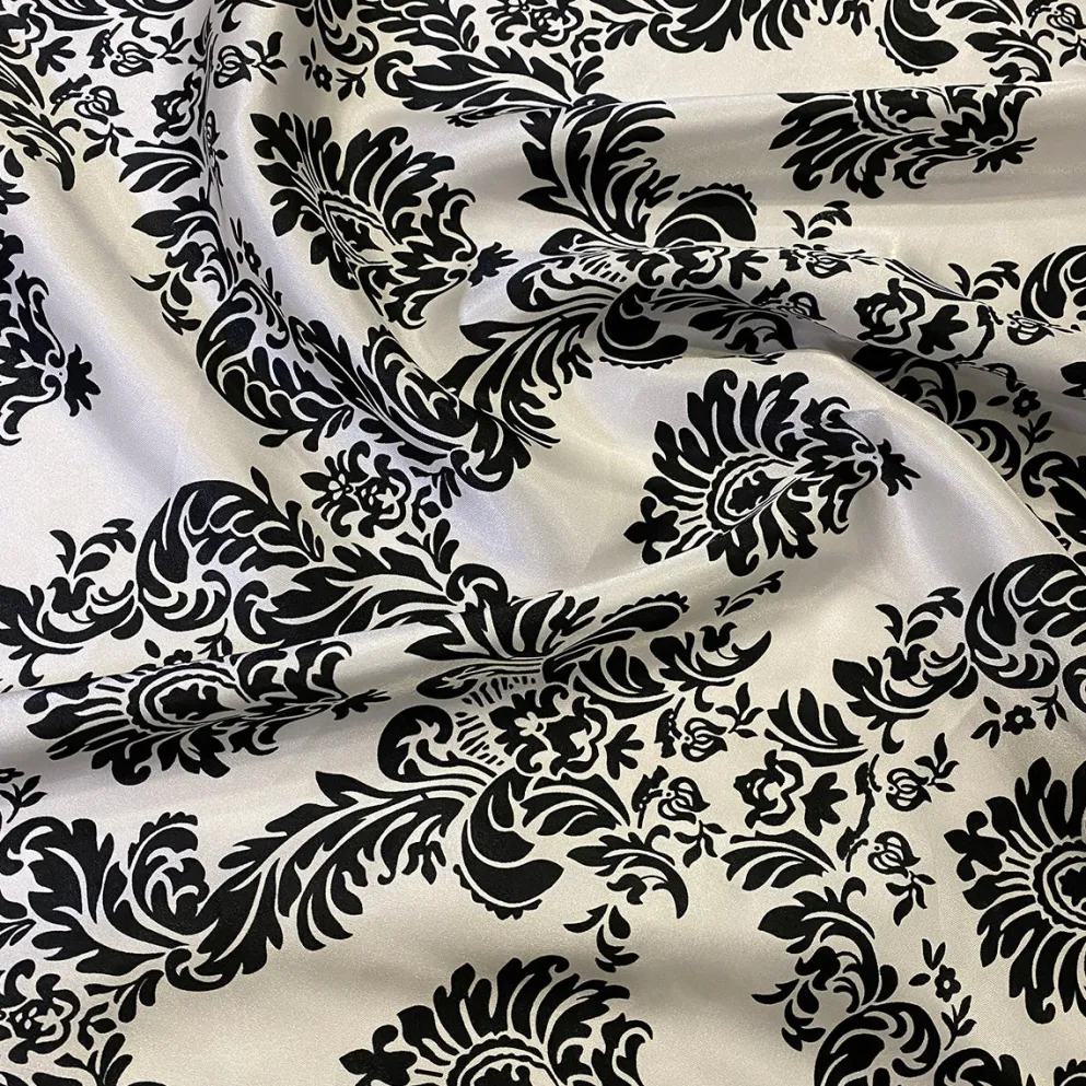 Lamour Prints Table Runner in Damask