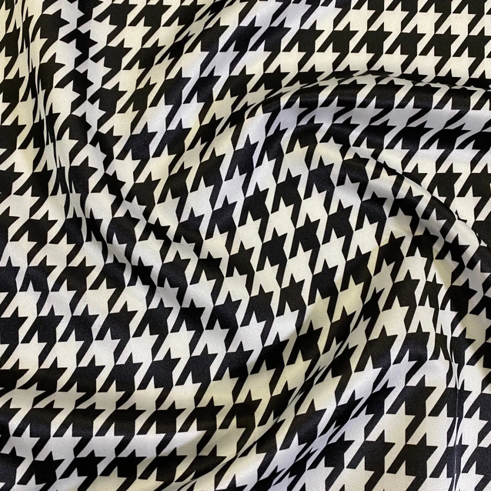 Lamour Print Table Napkin in Houndstooth