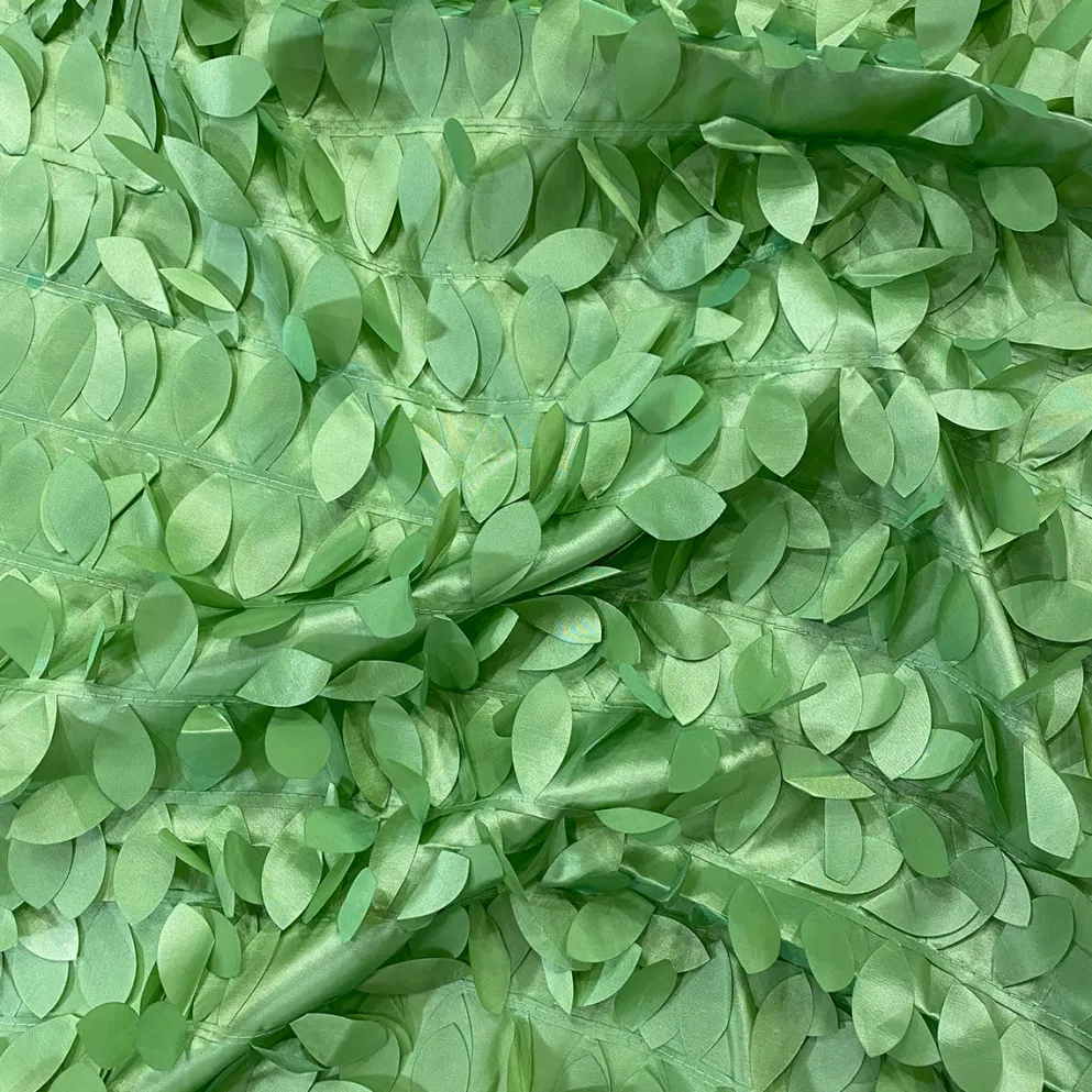 Leaf Hanging Taffeta Table Runner in Avocado