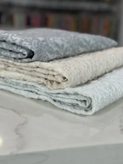 Lucia Jacquard Table Napkin in Ivory