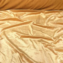 Lush Velvet Table Linen in Gold