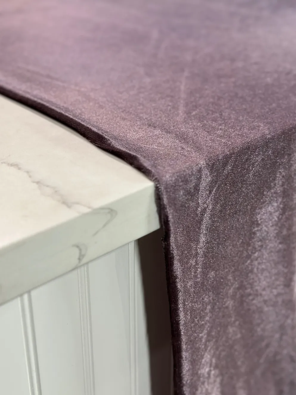 Lush Velvet Table Linen in Mauve