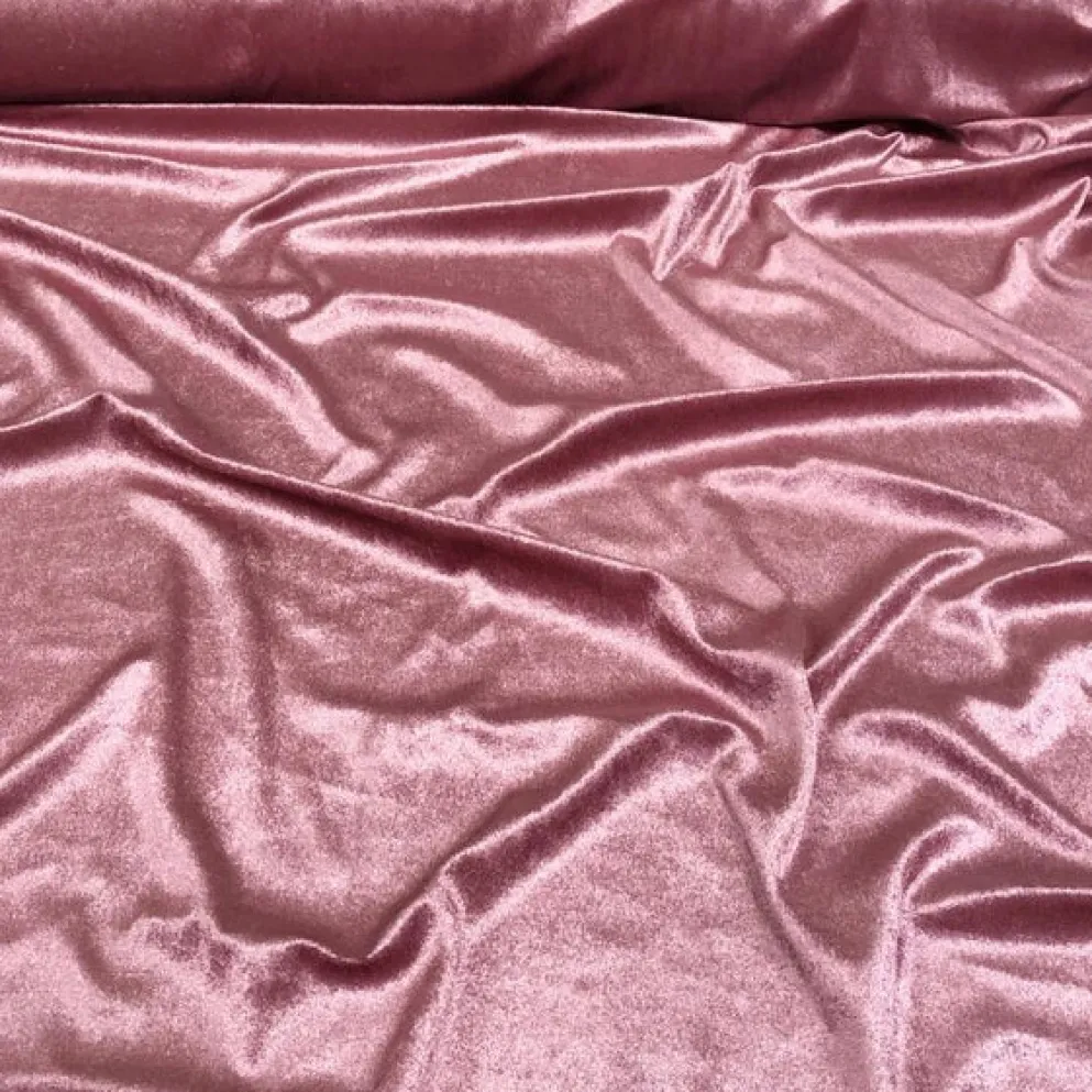 Lush Velvet Table Linen in Mauve