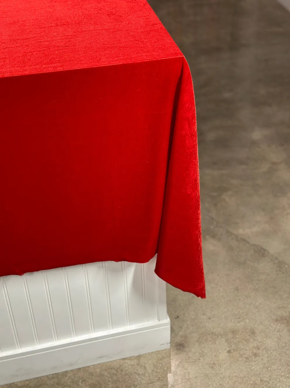Lush Velvet Table Linen in Red