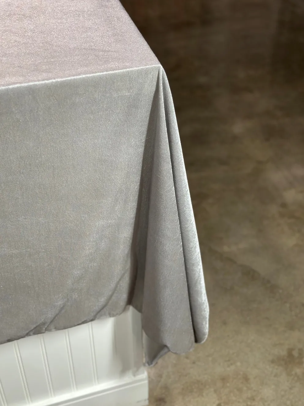 Lush Velvet Table Linen in Silver