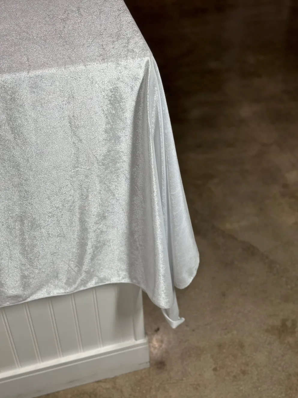 Lush Velvet Table Linen in White