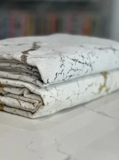 Marble Jacquard Table Linen in Gold