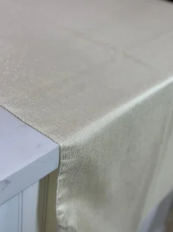Metallic Burlap Table Linen in Ivory/Silver