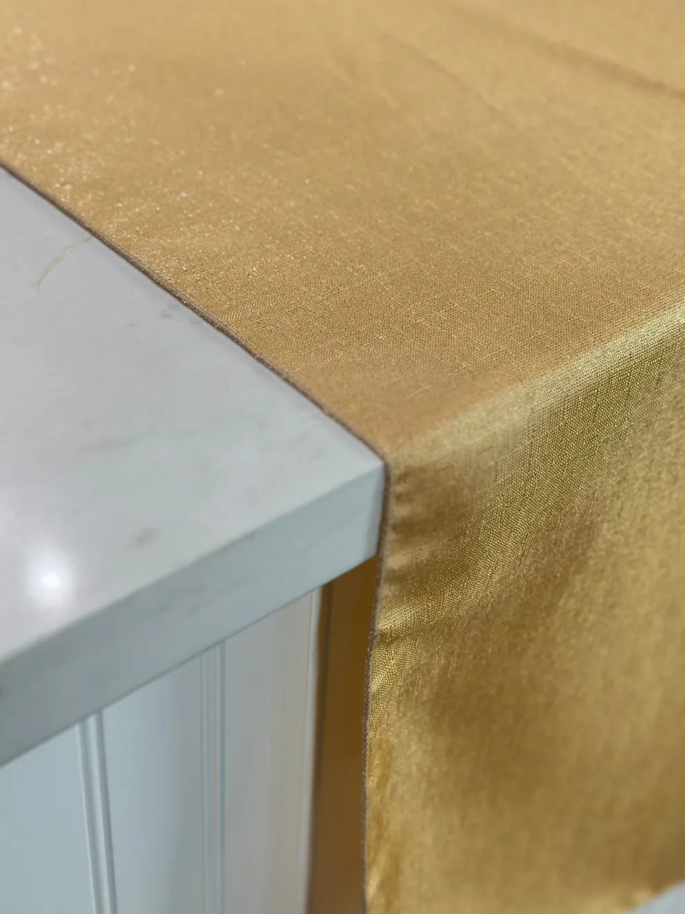 Metallic Burlap Table Linen in Gold/Silver