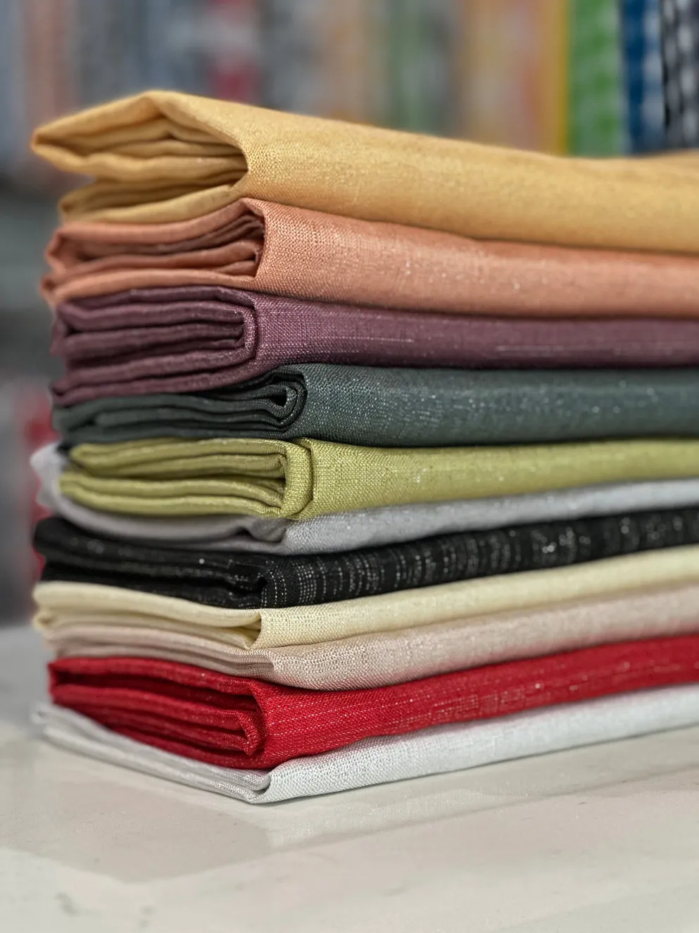 Metallic Burlap Table Linen in Khaki/Gold