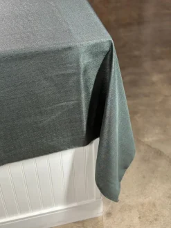 Metallic Burlap Table Linen in Gray/Silver