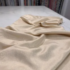 Metallic Burlap Table Napkins in Beige/Gold