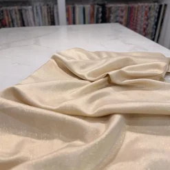 Metallic Burlap Table Napkins in Beige/Gold