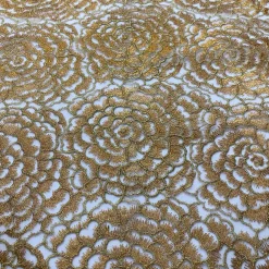 Metallic Rose Table Runner in DK Gold