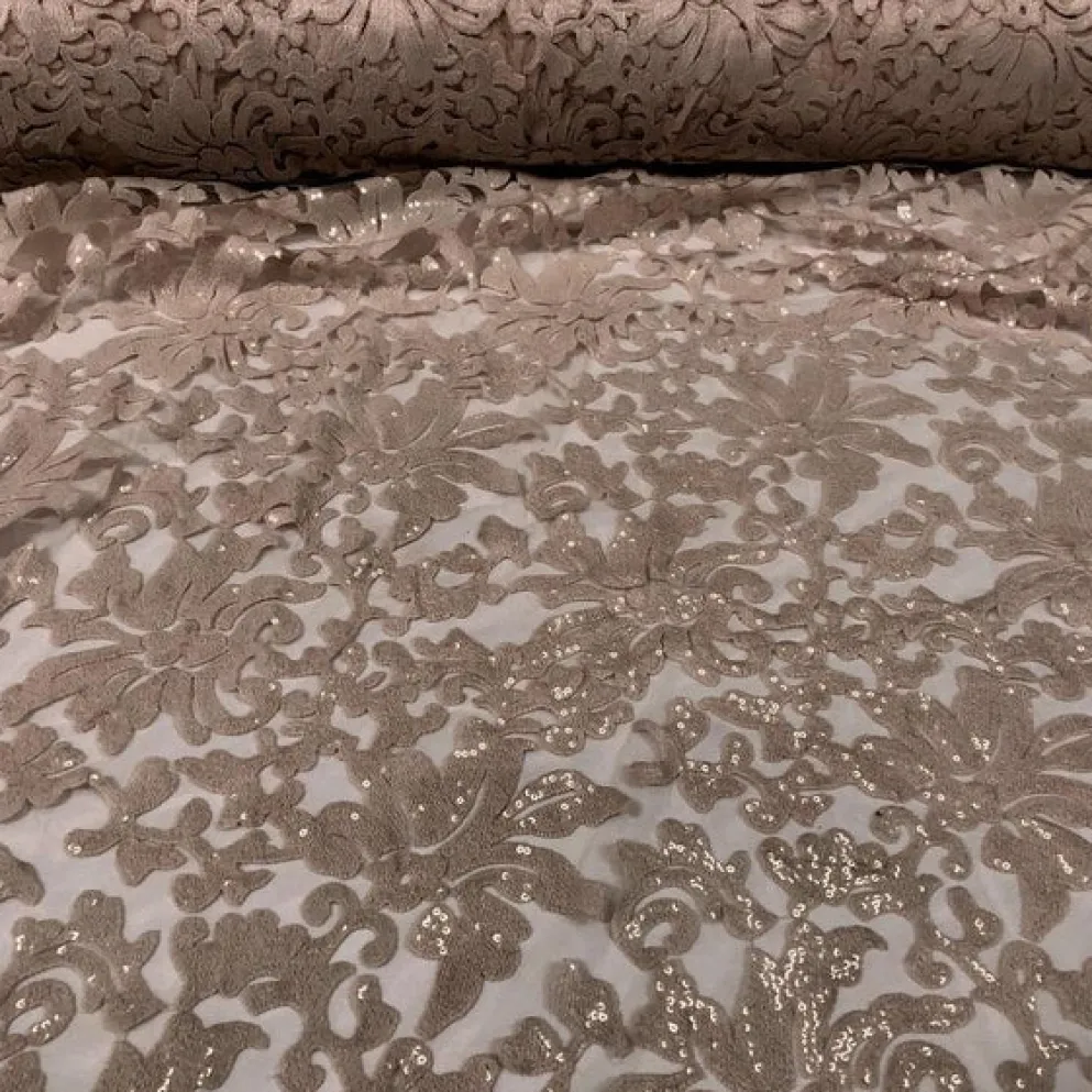 Milan Lace Table Linen in Champagne