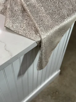Miramar Jacquard Table Linen in Mauve