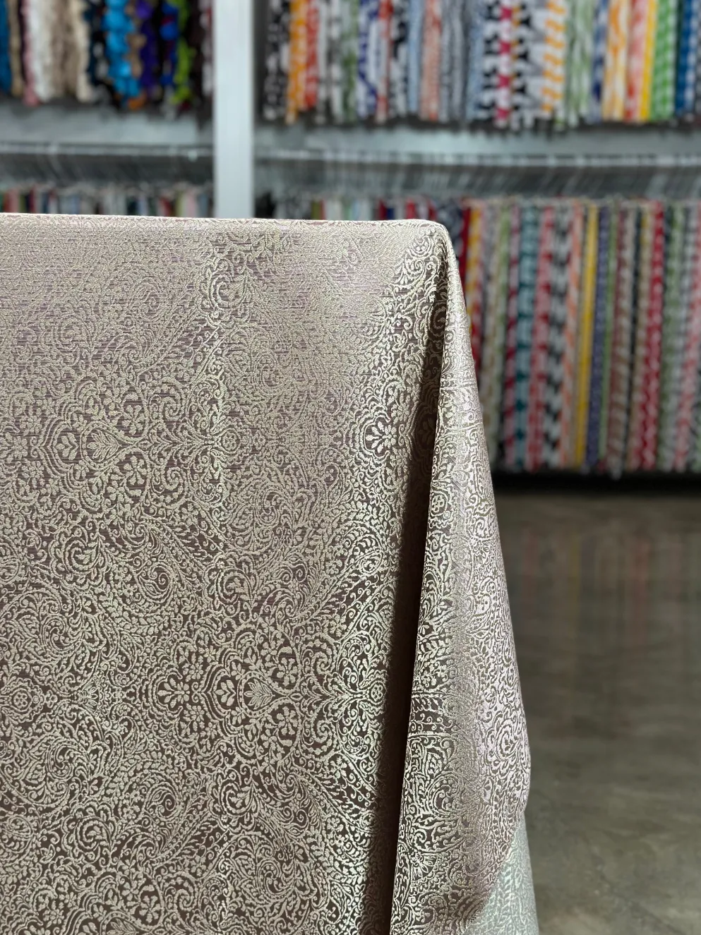 Miramar Jacquard Table Linen in Mauve