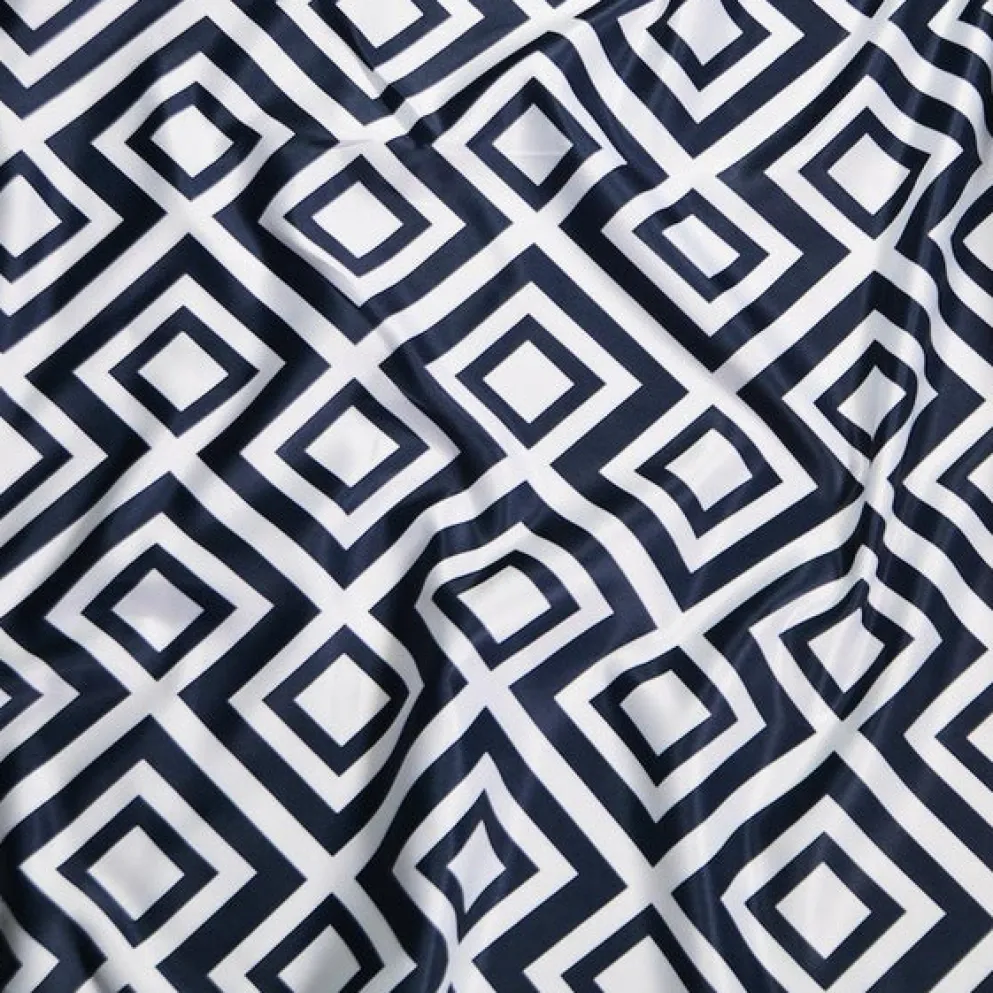 Paragon Print (Lamour) Table Runner in Navy
