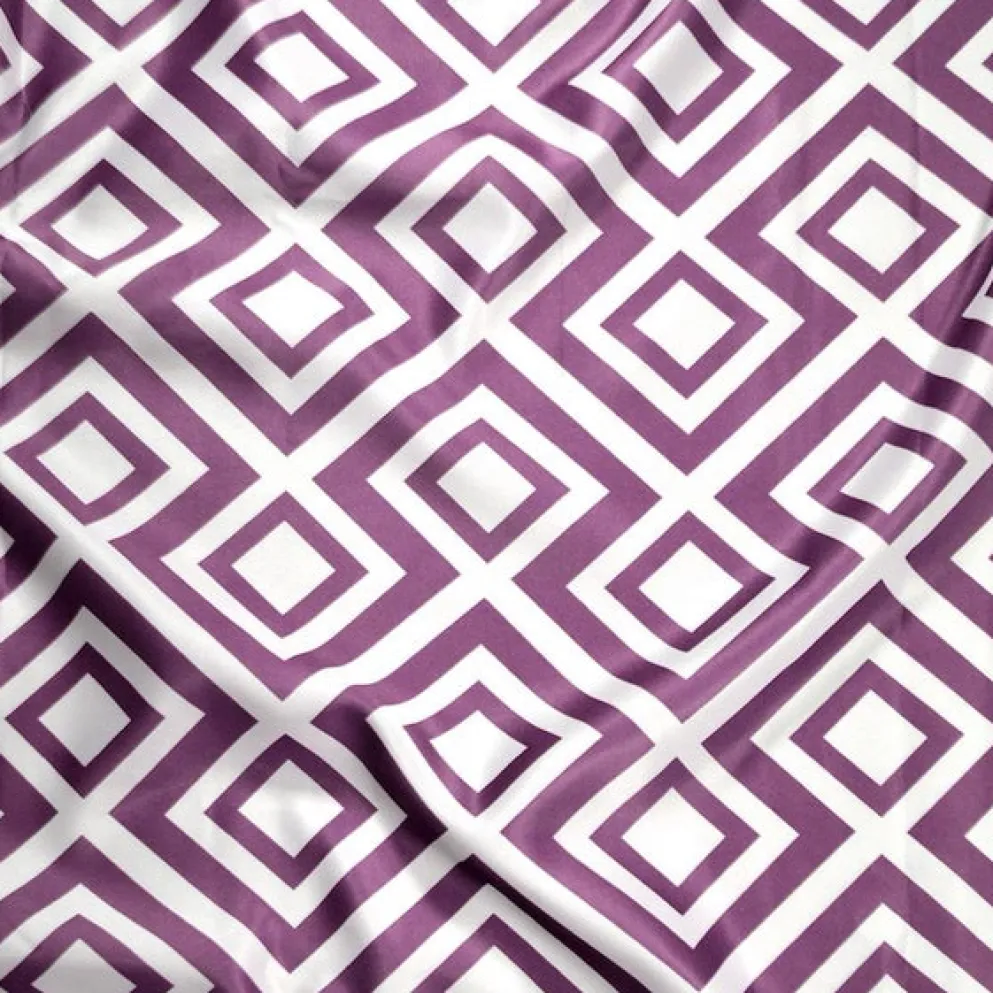 Paragon Print (Lamour) Table Runner in Plum