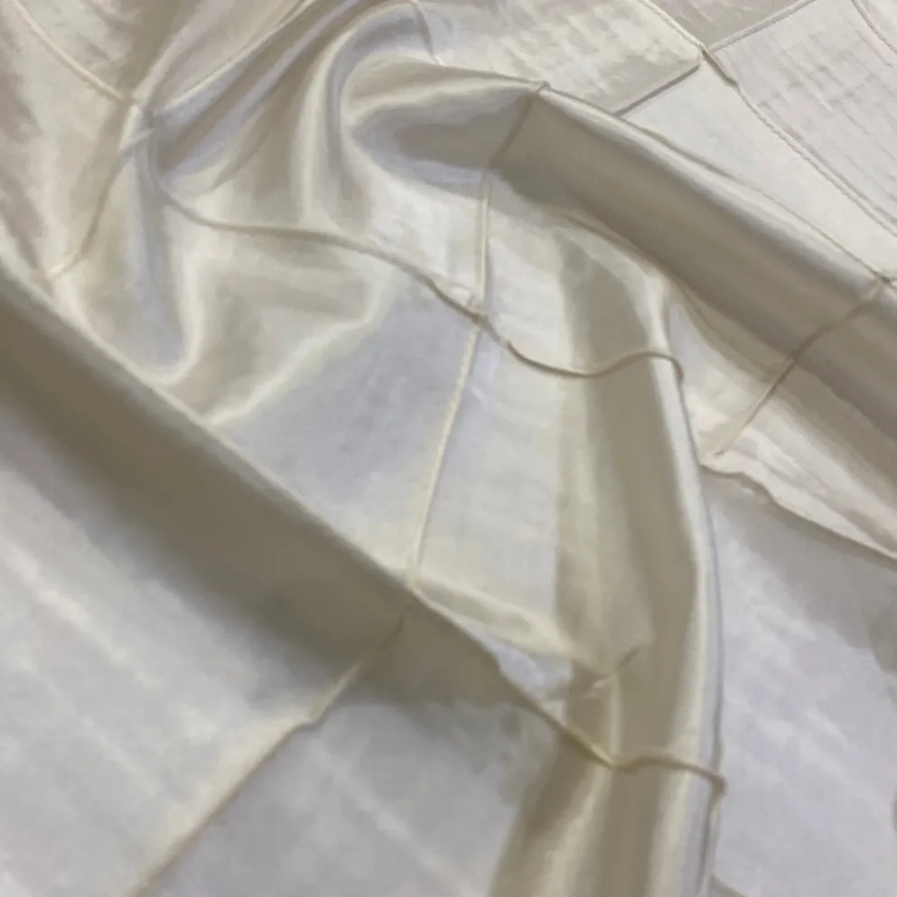 4" Pintuck Taffeta Table Napkin in Ivory