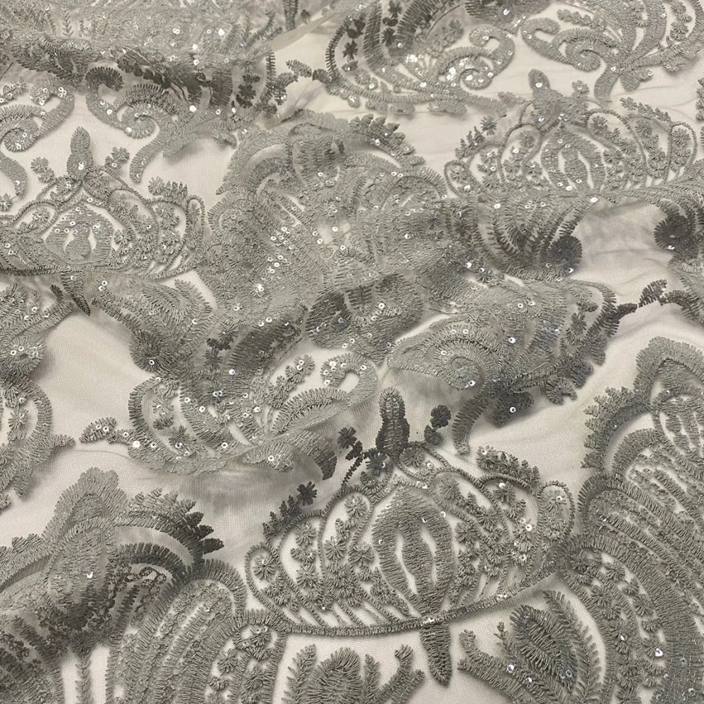 Princess Lace Table Linen in Silver