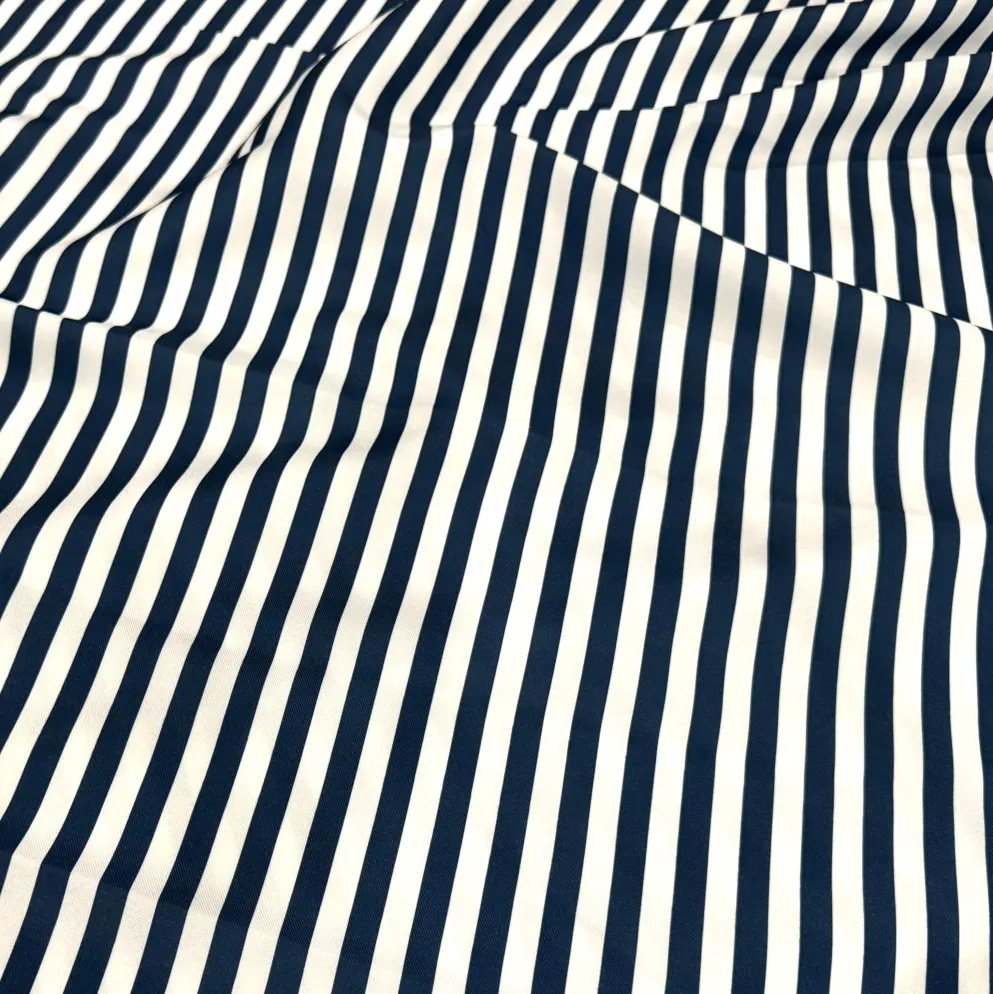 Seersucker (Poly Print) Table Runner in Navy