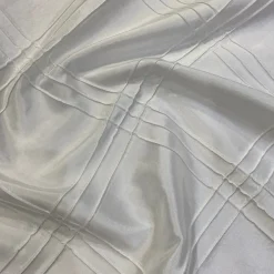 Triple Pleat Pintuck Table Linen in White