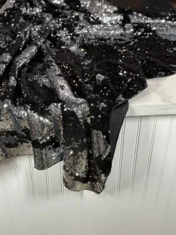 Two-Tone Sequins Table Linen in Black and Silver