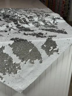 Two-Tone Sequins Table Linen in Silver and White
