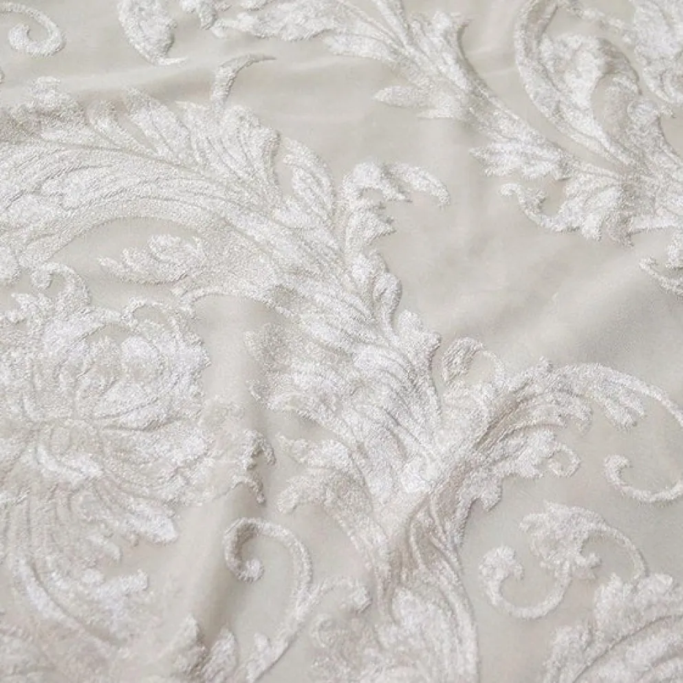 Victorian Jacquard Sheer Table Runner in Ivory