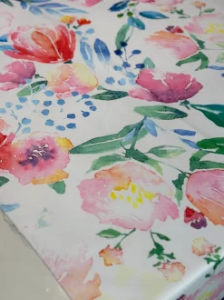 Watercolor Bouquet (Poly Print) Table Linen