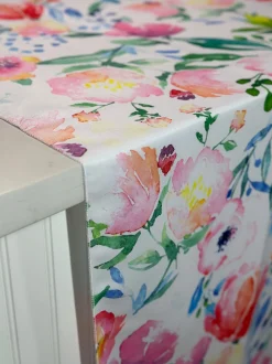 Watercolor Bouquet (Poly Print) Table Linen